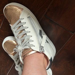 Dolce Vita Zonya Copper Metallic Leather sneaker 7.5 US